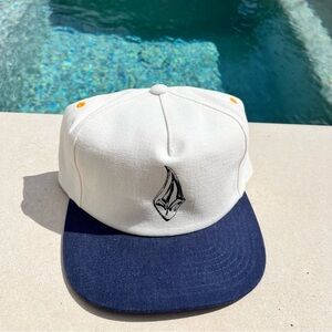 Volcom new two tone colored hat NWT